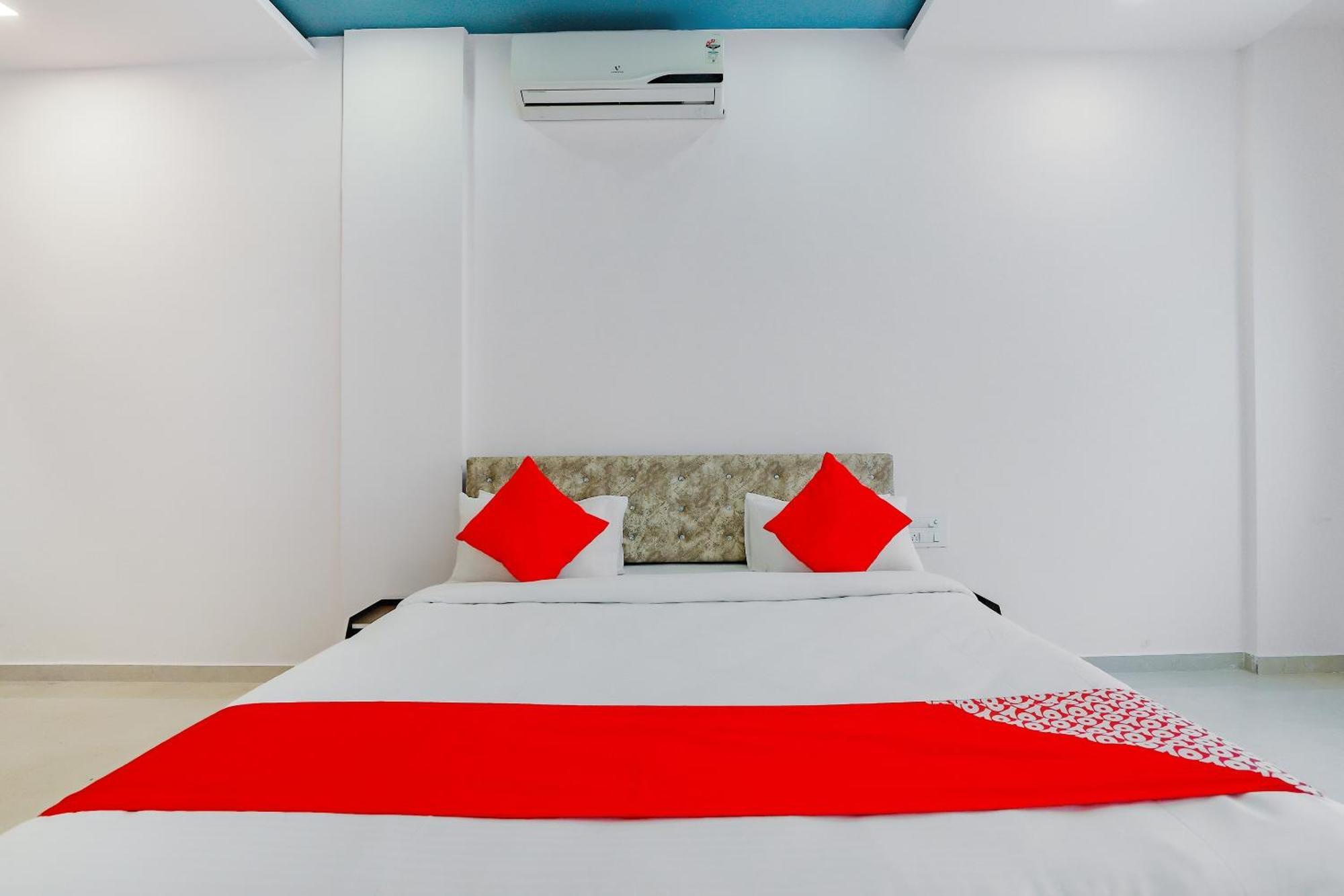 OYO 78485 Flagship Hotel Spice N Herb Surat Exterior foto
