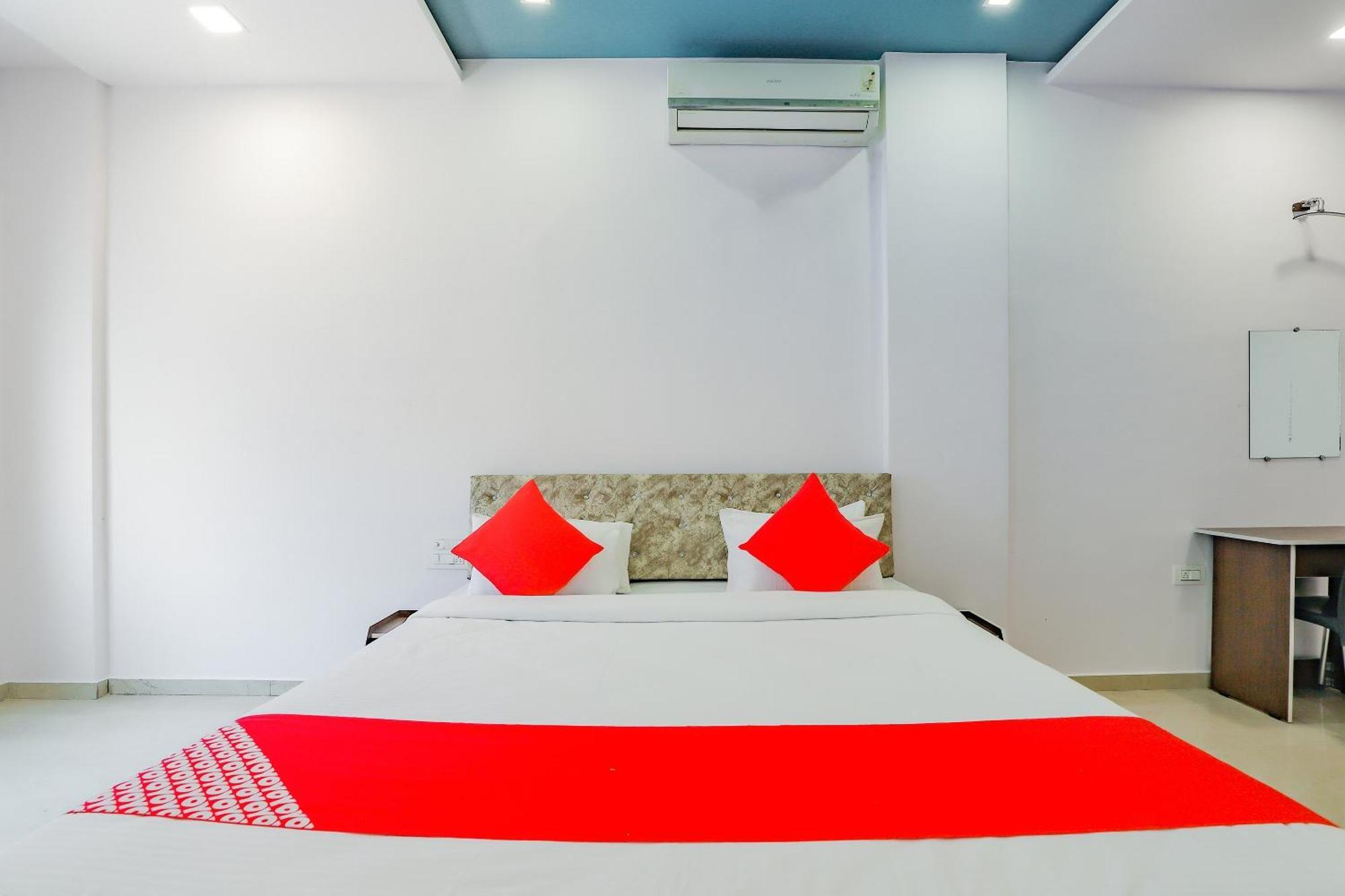OYO 78485 Flagship Hotel Spice N Herb Surat Exterior foto